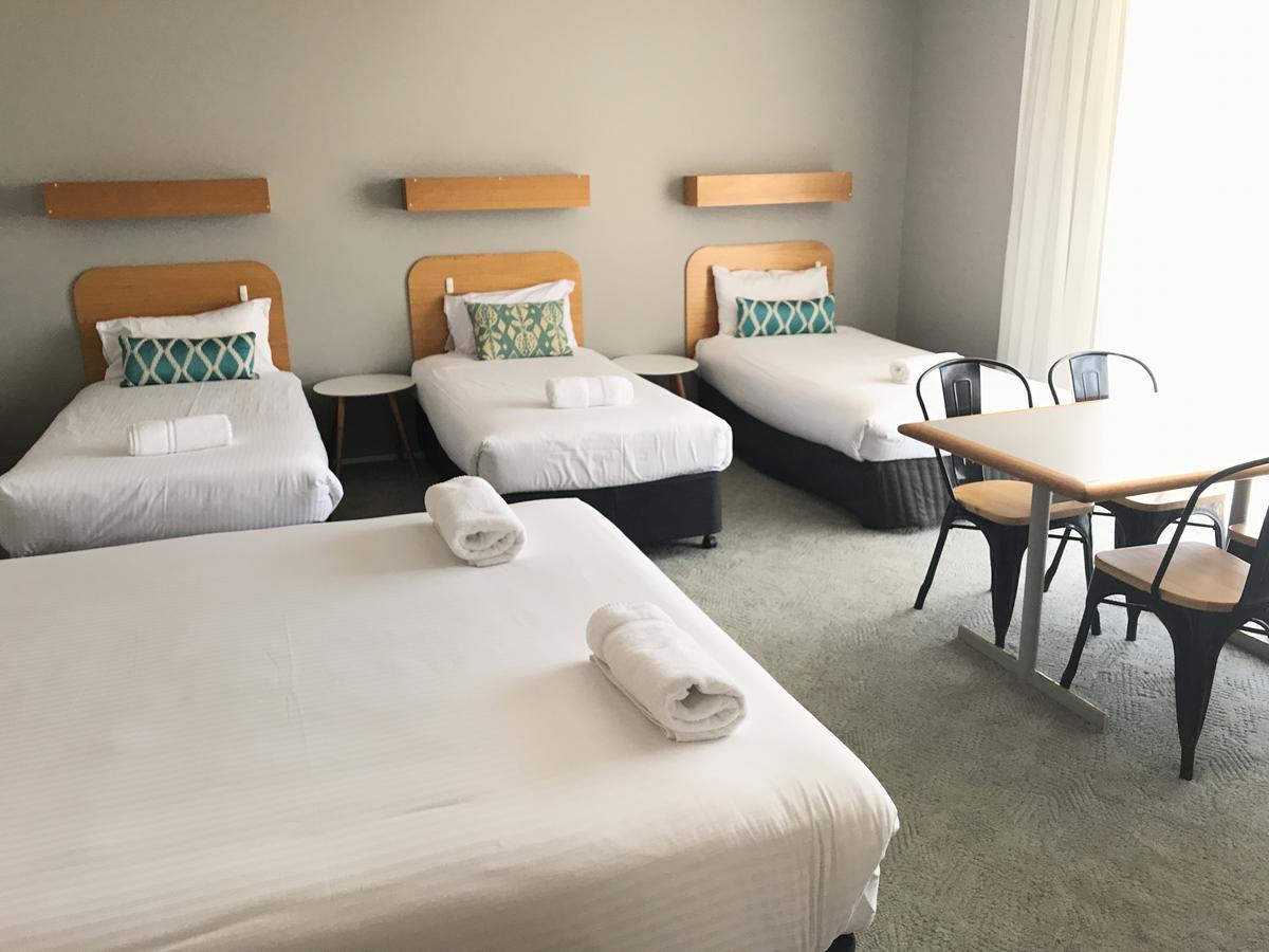 Cascades Motor Inn 더보 외부 사진